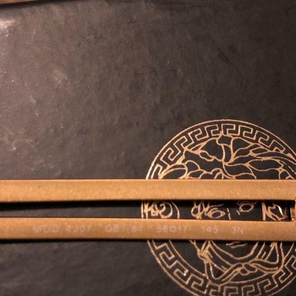 Men’s Versace sunglasses - Picture 5 of 5